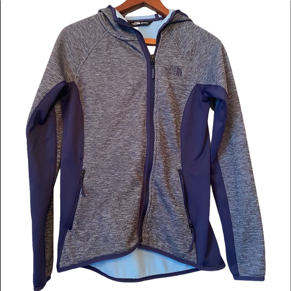 The North Face Women’s Long Sleeved Hooded Jacket